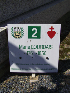 File:Marie Lourdais' Grave.png