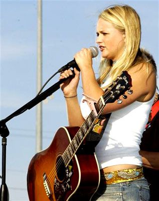 File:Miranda Lambert at Laughlin AFB.jpg