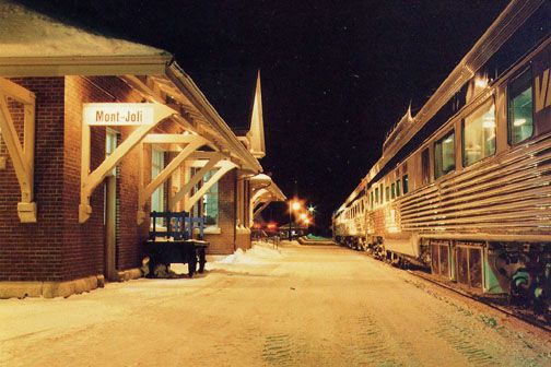 File:Mont-Joli Via Rail station.jpg