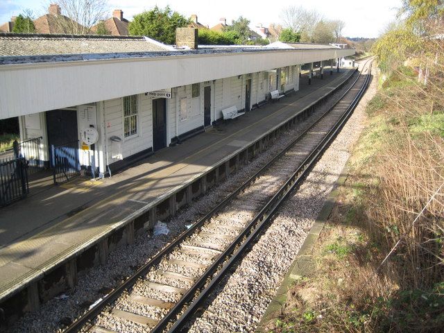 File:Motspur Park Station.jpg