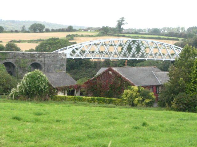 File:Railway bridge - geograph.org.uk - 565607.jpg