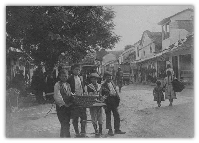 File:Saint Anthony Square Veria 1917.jpg