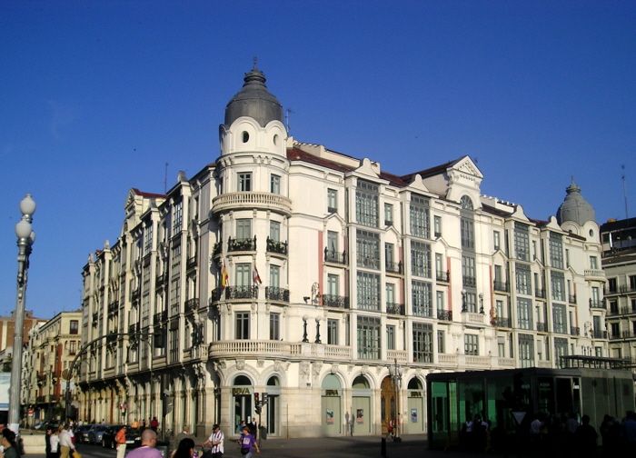 File:Valladolid, España.- Casa Mantilla (1891).jpg