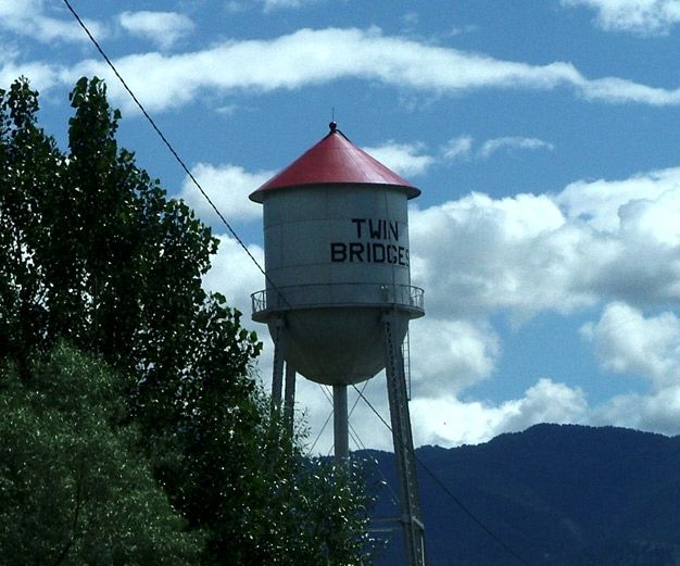 File:Welcome-to-Twin-Bridges.jpg