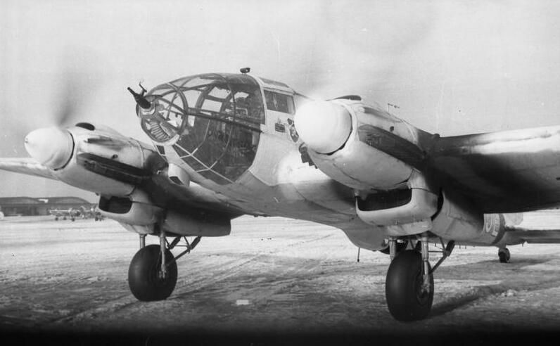 File:Bundesarchiv Bild 101I-331-3026-01A, Russland, He 111.jpg