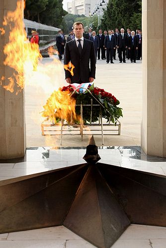 File:Dmitry Medvedev in Azerbaijan 3 July 2008-8.jpg