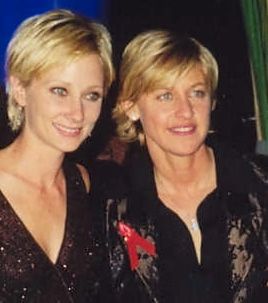 File:EllenDeGeneresAndAnneHeche.jpg