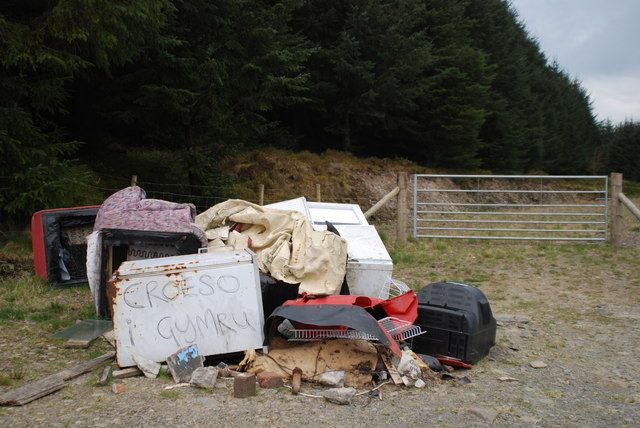 File:Fly-tipping in Llanddewi Brefi, Ceredigion, Wales..jpg