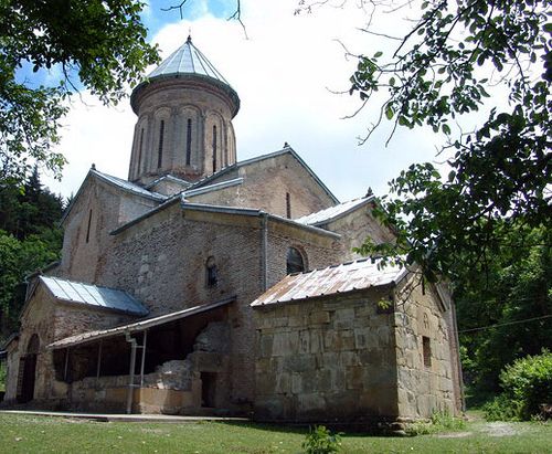 File:Kintsvisi church 2007.jpg