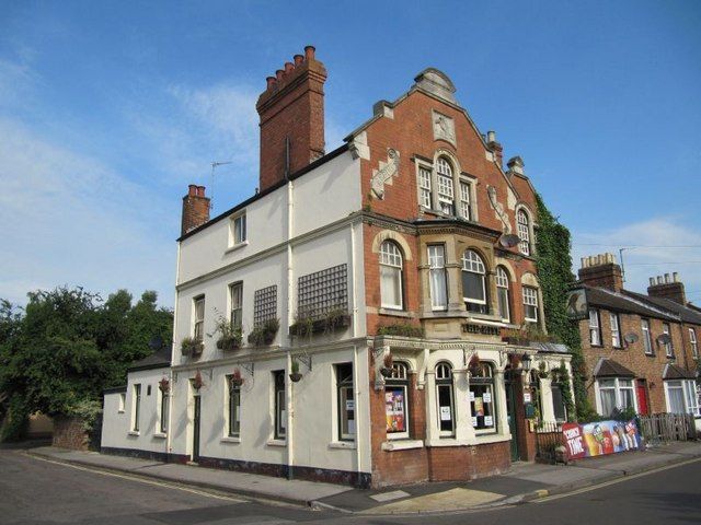 File:The Kite - geograph.org.uk - 1380825.jpg