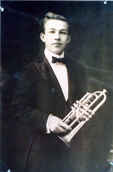 File:Young Waino Kauppi.jpg