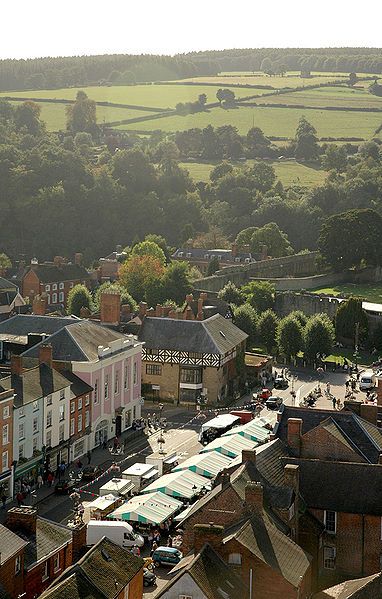 File:Castle square ludlow.jpg