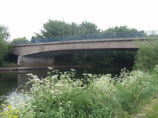 File:Cavendish Bridge over the River Trent.jpg