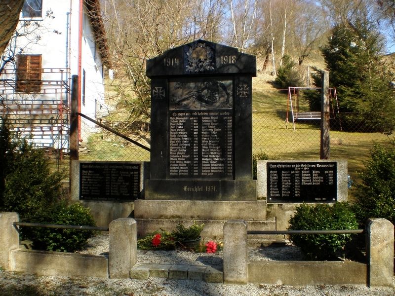 File:Dolní Paseky memorial 2009-03-31.jpg