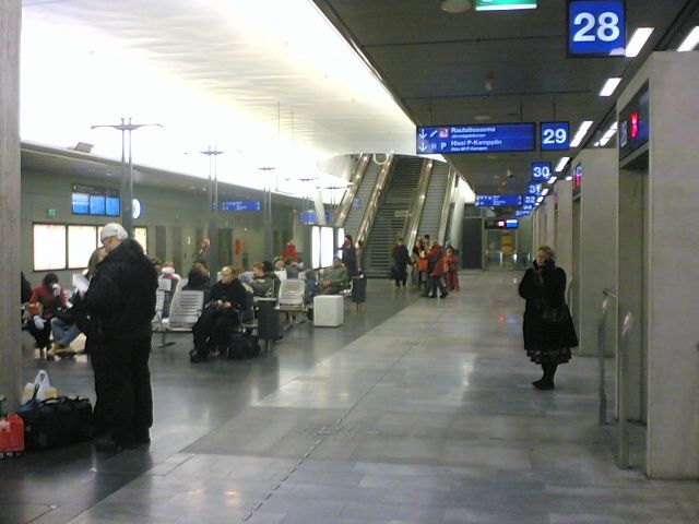 File:Kamppi-Kaukoliikenne terminaali.jpg