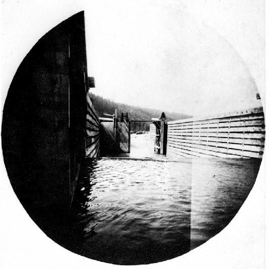 File:Lock at Canal Flats, BC 1890.JPG