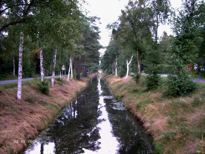 File:Ostehammekanal nordwaerts.jpg