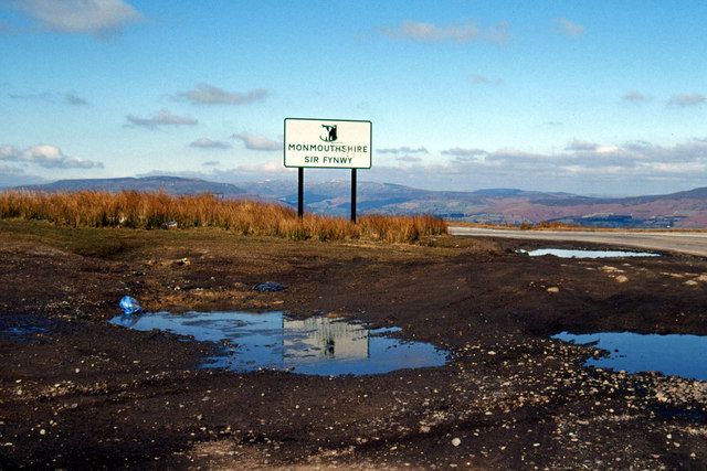 File:The Tumble - geograph.org.uk - 142265.jpg