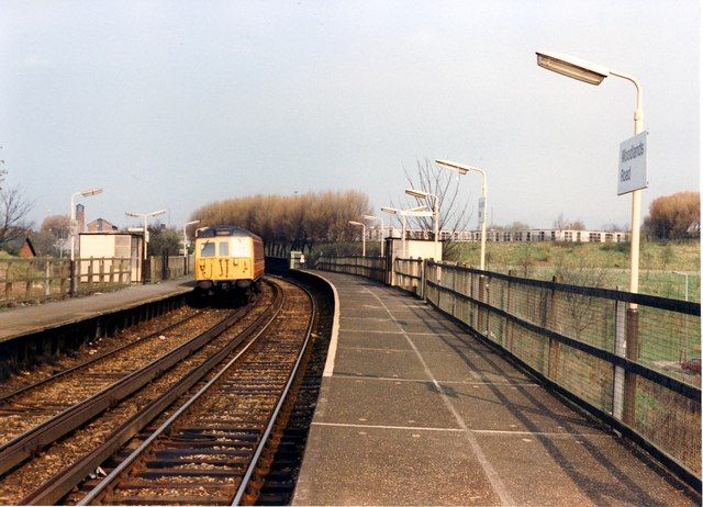 File:Woodlands Road railway station in 1989.jpg