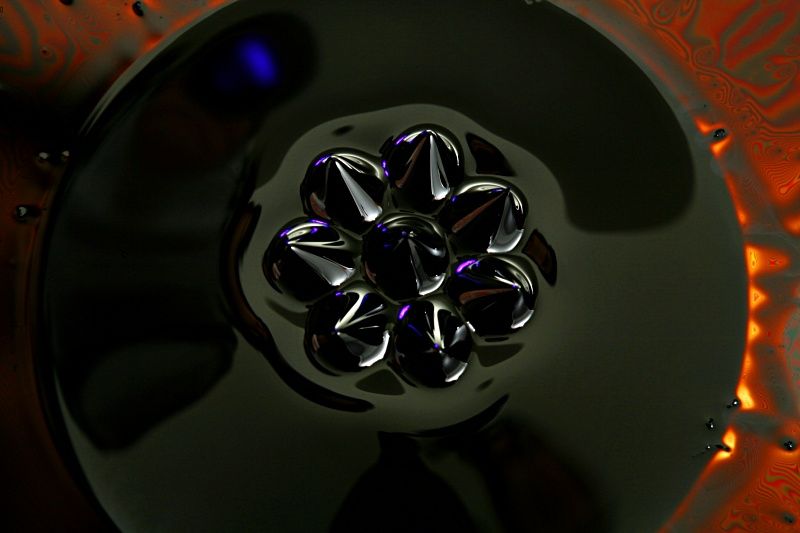 File:Ferrofluid large spikes2.jpg