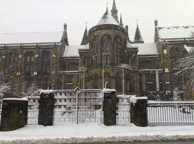 File:Glasgow university with sno.jpg