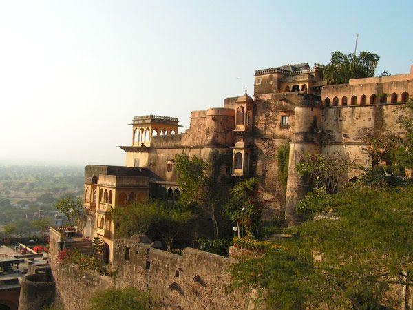 File:Madhogarh Fort, Haryana.jpg