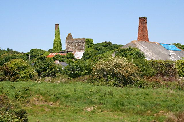 File:Old Mine Buildings at Wheal Busy.jpg