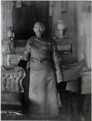 File:Thirteenth Dalai Lama Thubten Gyatso.jpg