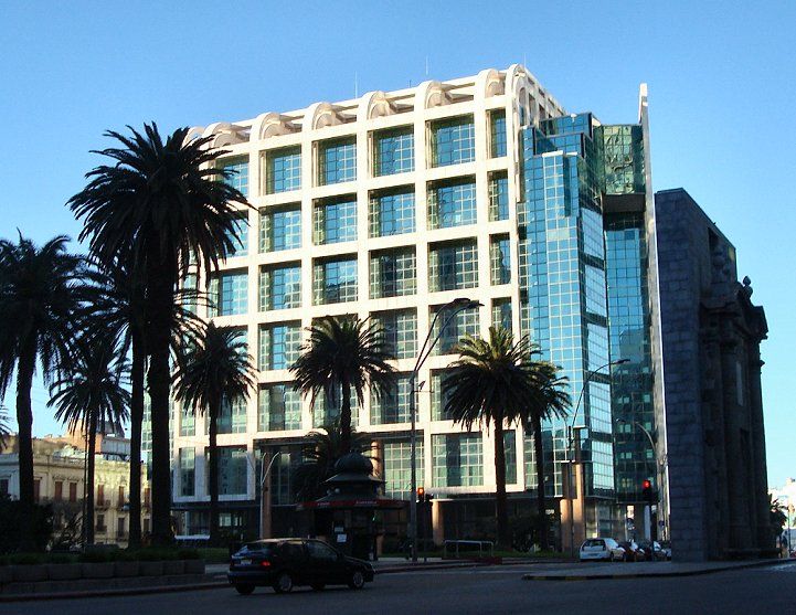 File:Torre Ejecutiva Montevideo.jpg