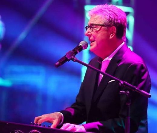 File:Don Moen in Qatar.jpg