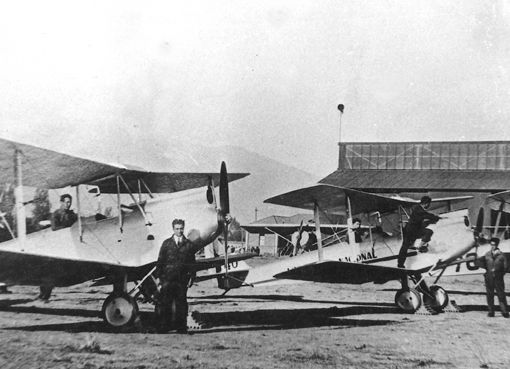 File:HAVILLANDGIPSYMOTH-1933.jpg