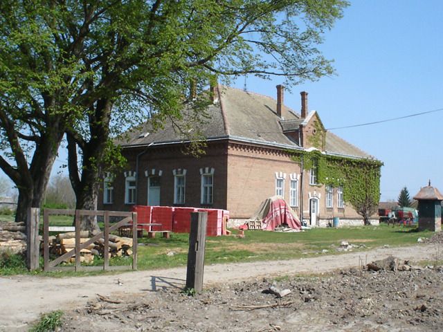 File:Old Castle of Majske Medje.JPG