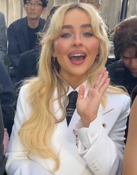 File:Sabrina Carpenter Louis Vuitton (cropped).jpg