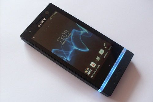 File:Xperia U.jpg