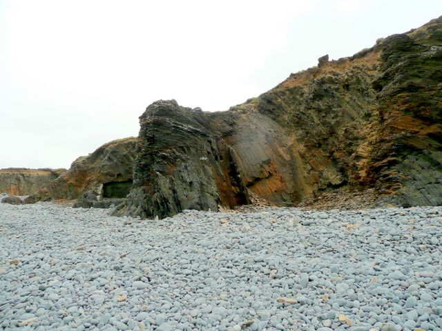 File:Abbotsham Cliff - geograph.org.uk - 1302790.jpg