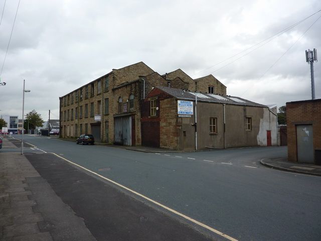 File:Albert Mill, Wyre Street, Padiham (geograph 2612946).jpg