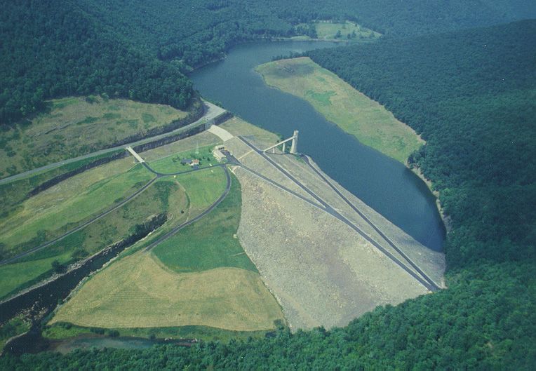 File:Alvin R. Bush Dam, Pennsylvania.jpg