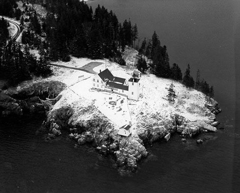 File:Burnt Coat Harbor Maine Lighthouse.JPG