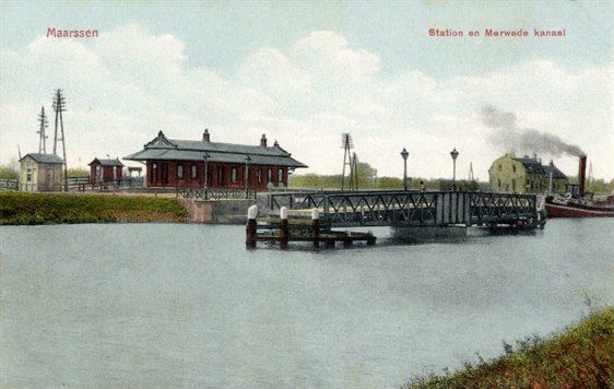 File:Draaibrug bij Station Maarssen.jpg