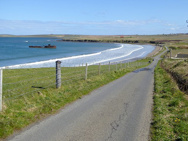 File:Inganess Bay - geograph.org.uk - 4469623.jpg