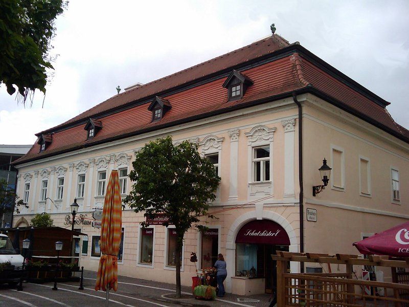 File:Lenautheater.jpg