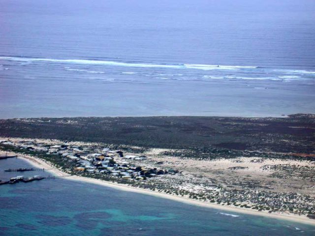 File:Abrolhos North-Island.jpg