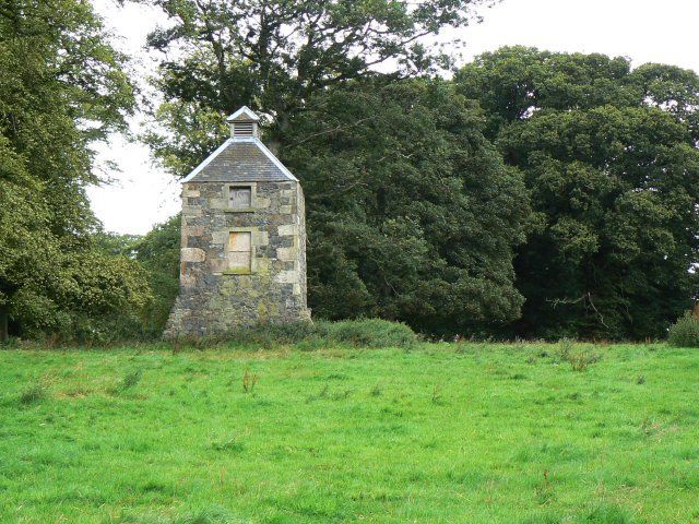 File:Balcarres doocot - geograph.org.uk - 1465355.jpg