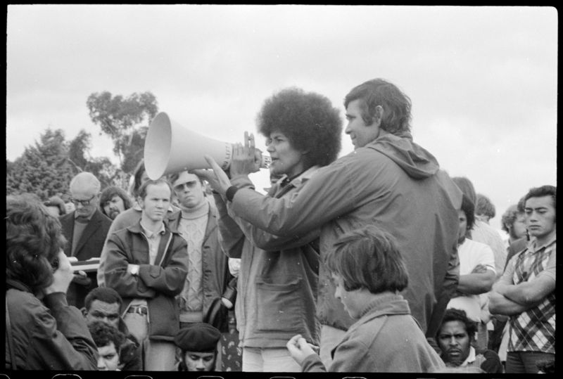 File:Bobbi Sykes and Gordon Briscoe 1972.jpg