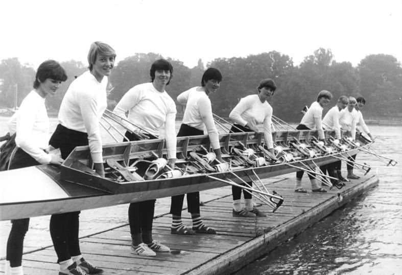 File:Bundesarchiv Bild 183-1982-0819-034, Nationalmannschaft, DDR, Achter.jpg