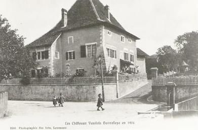 File:Château Donneloye 1904.jpg