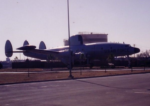 File:EC-121-Connie.JPG