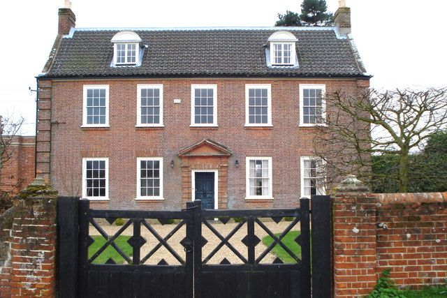 File:Hemblington Hall - geograph.org.uk - 1258294.jpg