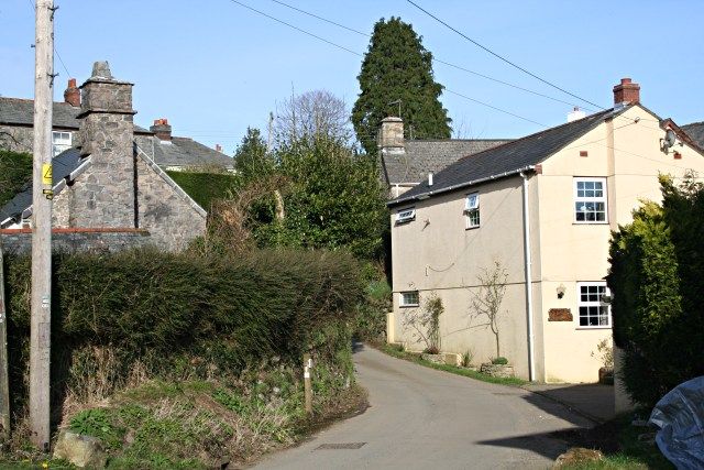 File:Lower Tremar - geograph.org.uk - 364679.jpg