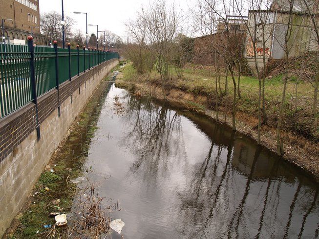 File:Pond at West Brompton station.jpg